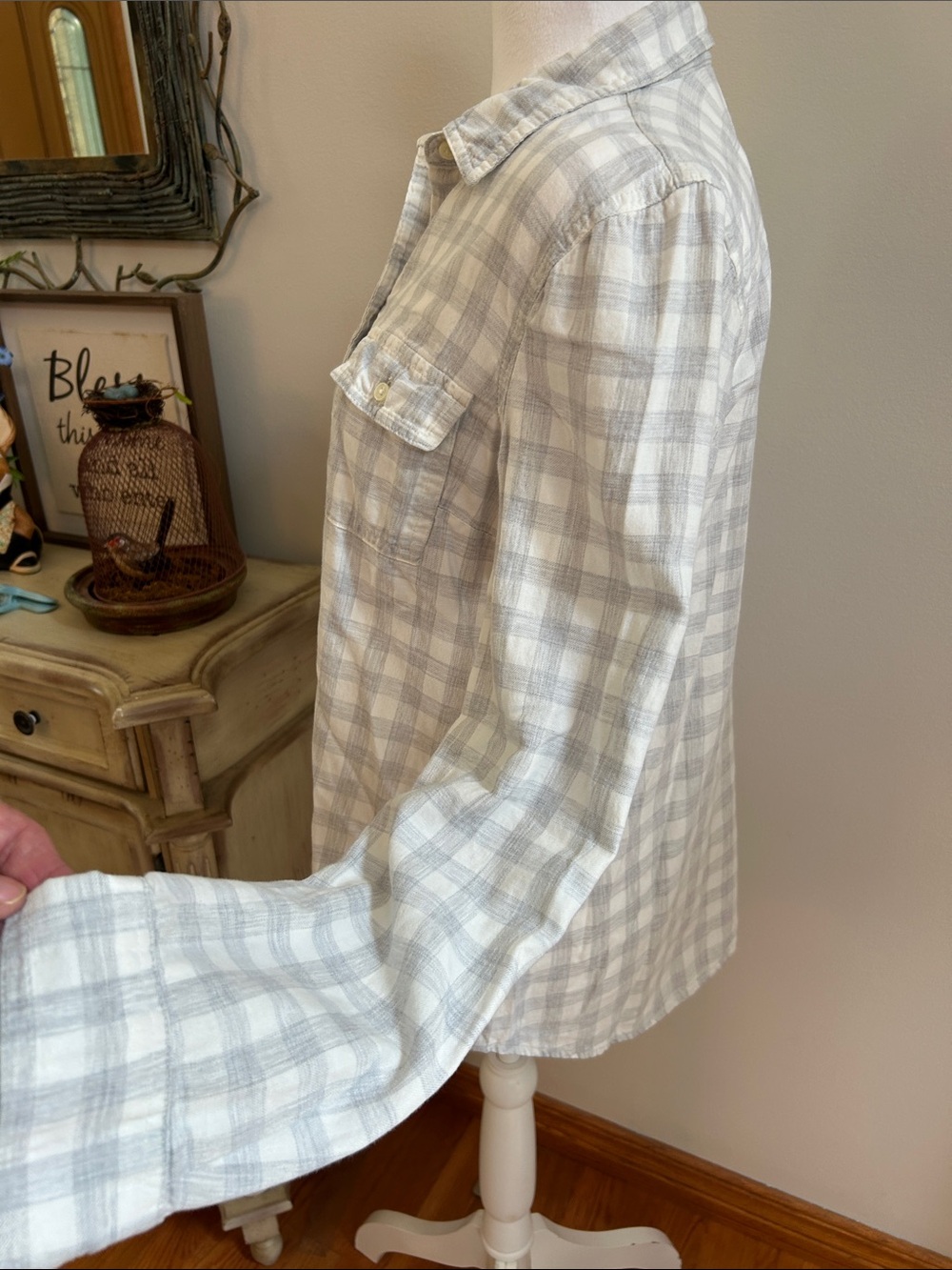 Old Navy Plaid Button-Up in Grey and White plaid - Picture 4 of 8